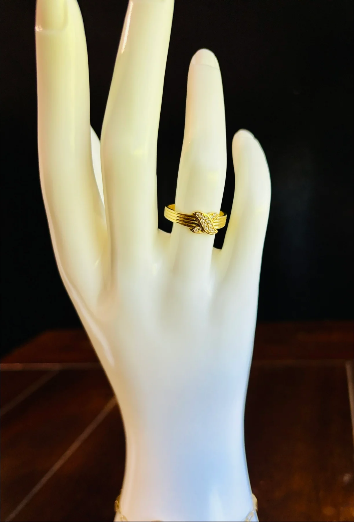 Anillo de X con piedra
